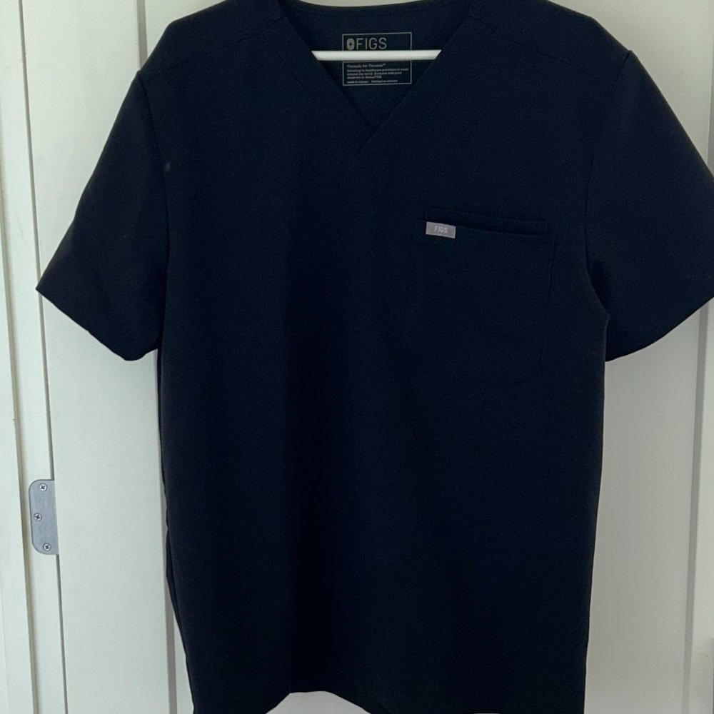 Figs Technical collection Leon 3 pocket scrub top sz L NWOT FM1500